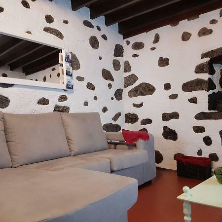 Join Our Relaxed House Near The Beach - Mosteiros Mosteiros  Buitenkant foto