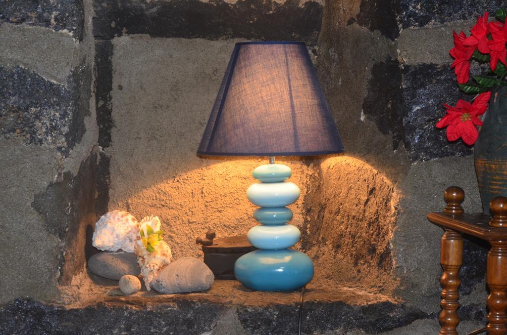 Join Our Relaxed House Near The Beach - Mosteiros Mosteiros  Buitenkant foto