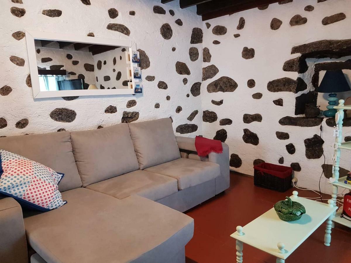 Join Our Relaxed House Near The Beach - Mosteiros Mosteiros  Buitenkant foto